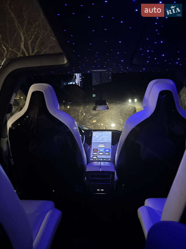 Внедорожник / Кроссовер Tesla Model X 2016 в Киеве