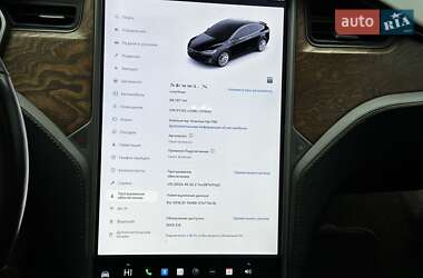 Позашляховик / Кросовер Tesla Model X 2019 в 