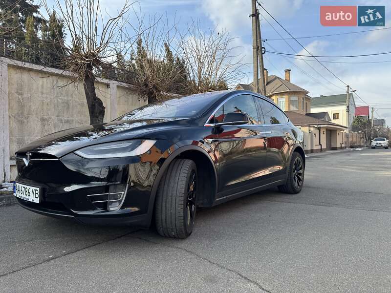 Tesla Model X 2019