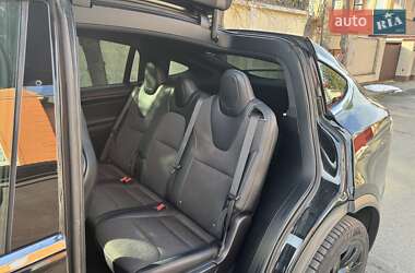 Позашляховик / Кросовер Tesla Model X 2019 в 