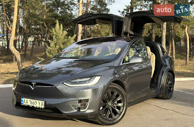 Позашляховик / Кросовер Tesla Model X 2016 в Києві