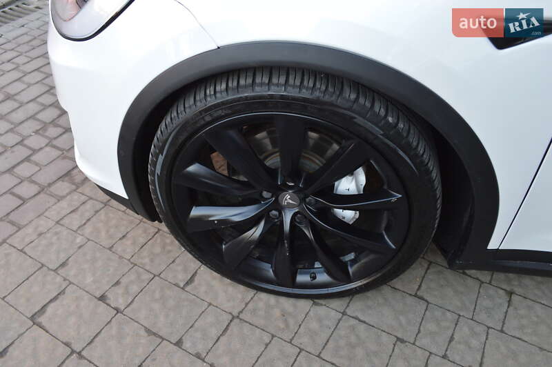 Внедорожник / Кроссовер Tesla Model X 2020 в Львове