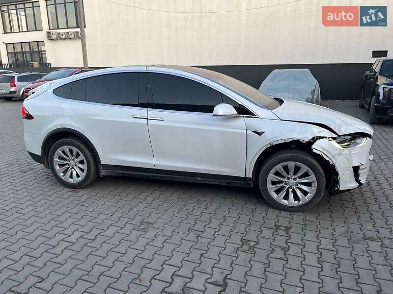 Внедорожник / Кроссовер Tesla Model X 2019 в Черновцах фото 2 Внедорожник / Кроссовер Tesla Model X 2019 в Черновцах