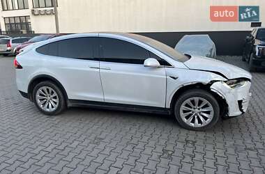 Позашляховик / Кросовер Tesla Model X 2019 в 