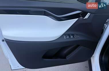 Позашляховик / Кросовер Tesla Model X 2020 в 