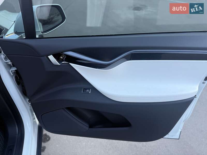 Позашляховик / Кросовер Tesla Model X 2020 в Харкові