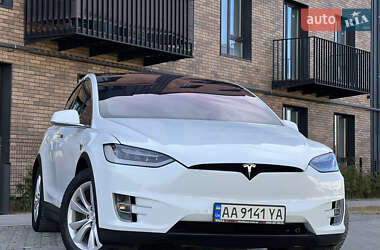 Позашляховик / Кросовер Tesla Model X 2016 в Івано-Франківську