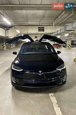 Внедорожник / Кроссовер Tesla Model X 2017 в 