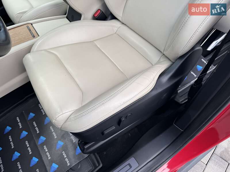 Внедорожник / Кроссовер Tesla Model X 2020 в Ровно