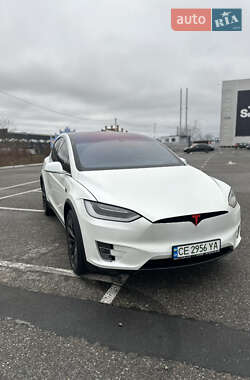 Позашляховик / Кросовер Tesla Model X 2016 в Чернівцях