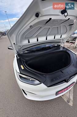 Позашляховик / Кросовер Tesla Model X 2023 в 