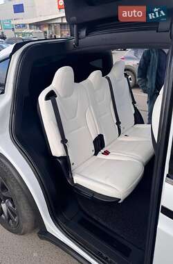 Позашляховик / Кросовер Tesla Model X 2023 в 
