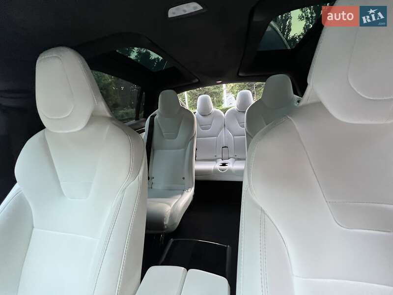 Внедорожник / Кроссовер Tesla Model X 2017 в Киеве