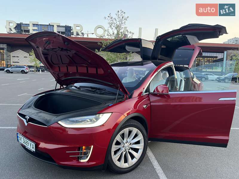 Внедорожник / Кроссовер Tesla Model X 2017 в Киеве