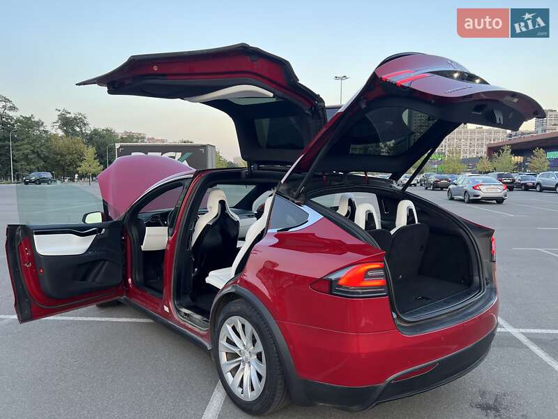 Внедорожник / Кроссовер Tesla Model X 2017 в Киеве