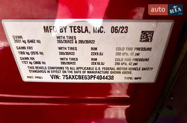 Позашляховик / Кросовер Tesla Model X 2023 в 