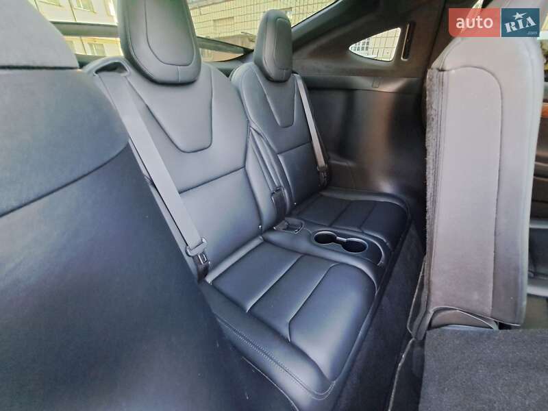 Позашляховик / Кросовер Tesla Model X 2018 в Вінниці