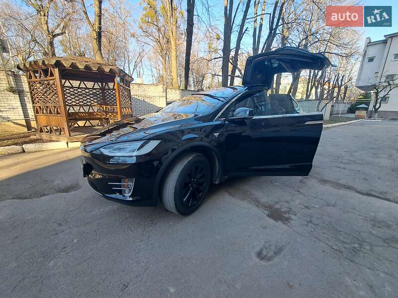 Внедорожник / Кроссовер Tesla Model X 2018 в 