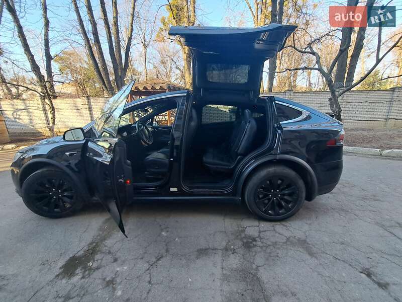 Позашляховик / Кросовер Tesla Model X 2018 в Вінниці