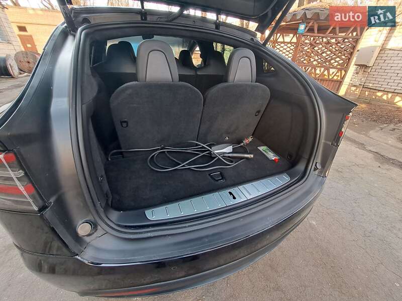 Позашляховик / Кросовер Tesla Model X 2018 в Вінниці