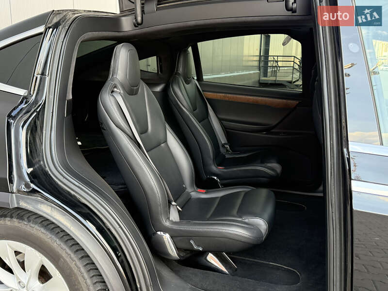 Позашляховик / Кросовер Tesla Model X 2019 в Києві