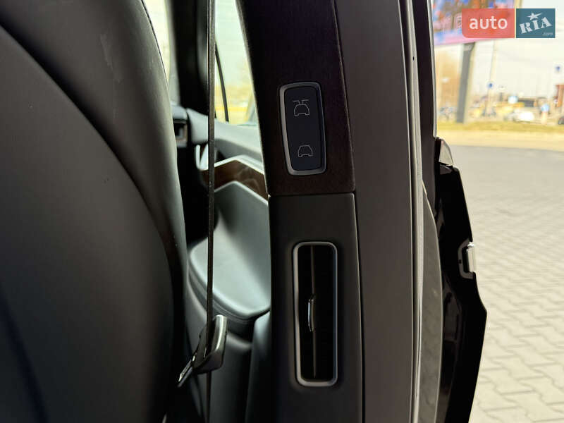 Позашляховик / Кросовер Tesla Model X 2019 в Києві