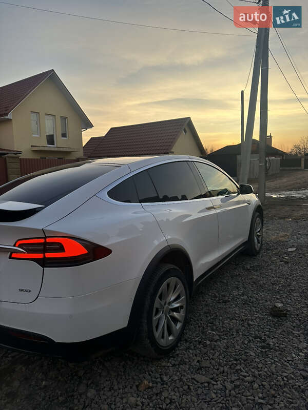 Позашляховик / Кросовер Tesla Model X 2016 в Ірпені