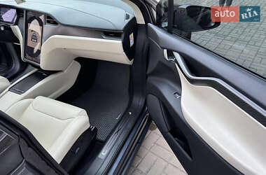 Позашляховик / Кросовер Tesla Model X 2019 в 