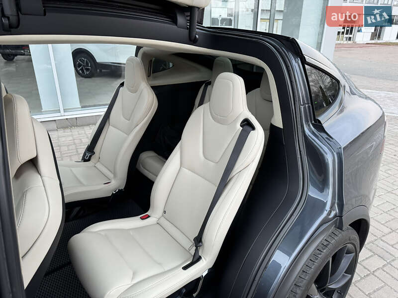 Позашляховик / Кросовер Tesla Model X 2019 в Чернігові