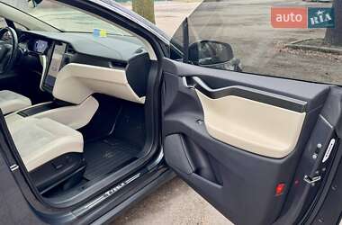 Внедорожник / Кроссовер Tesla Model X 2018 в 
