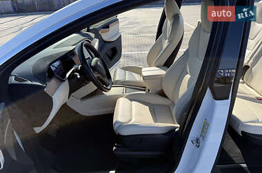 Позашляховик / Кросовер Tesla Model X 2020 в 