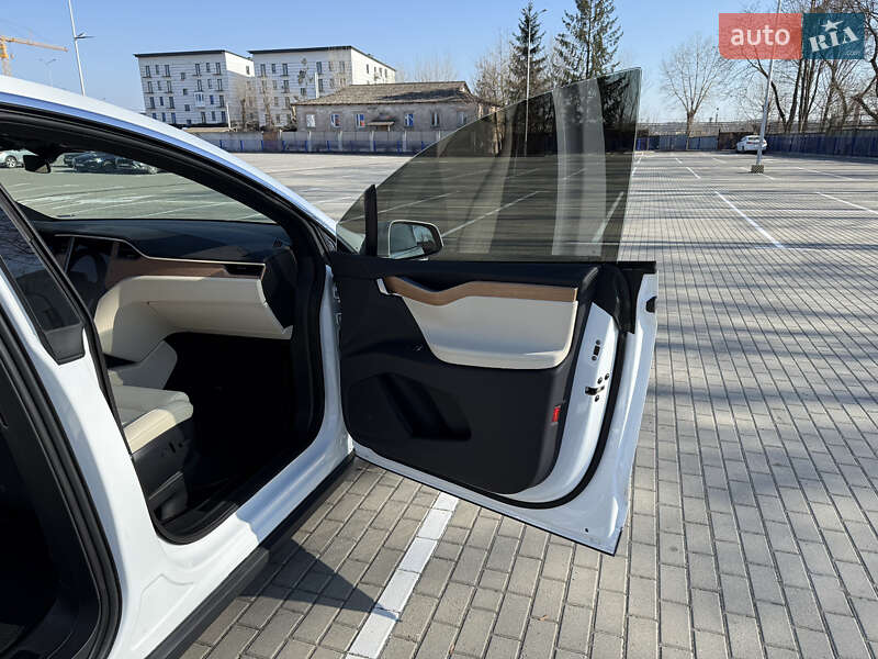 Внедорожник / Кроссовер Tesla Model X 2020 в Тернополе