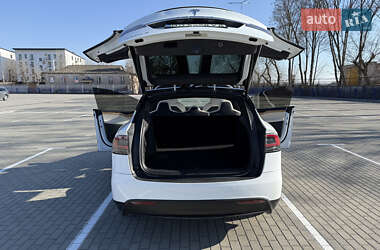 Позашляховик / Кросовер Tesla Model X 2020 в 