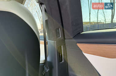 Позашляховик / Кросовер Tesla Model X 2020 в 