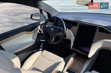Позашляховик / Кросовер Tesla Model X 2020 в 