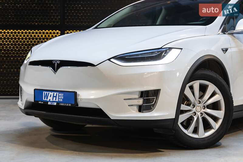 Позашляховик / Кросовер Tesla Model X 2017 в Луцьку