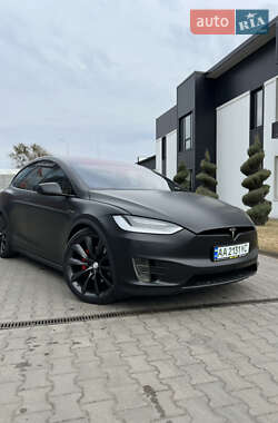 Позашляховик / Кросовер Tesla Model X 2016 в 