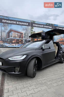 Позашляховик / Кросовер Tesla Model X 2016 в 