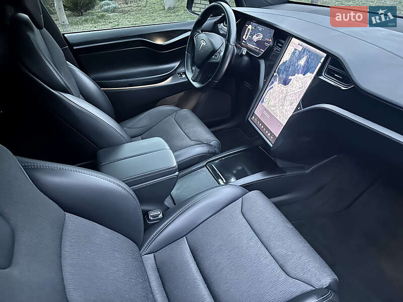 Позашляховик / Кросовер Tesla Model X 2018 в Хмельницькому
