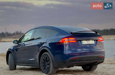 Позашляховик / Кросовер Tesla Model X 2016 в 