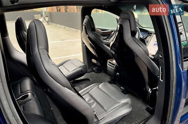 Позашляховик / Кросовер Tesla Model X 2016 в 