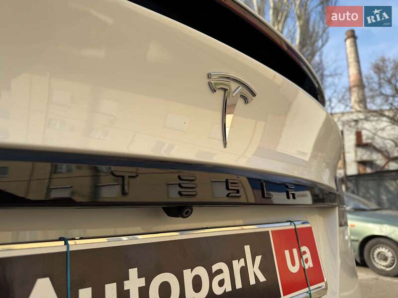 Внедорожник / Кроссовер Tesla Model X 2022 в Запорожье