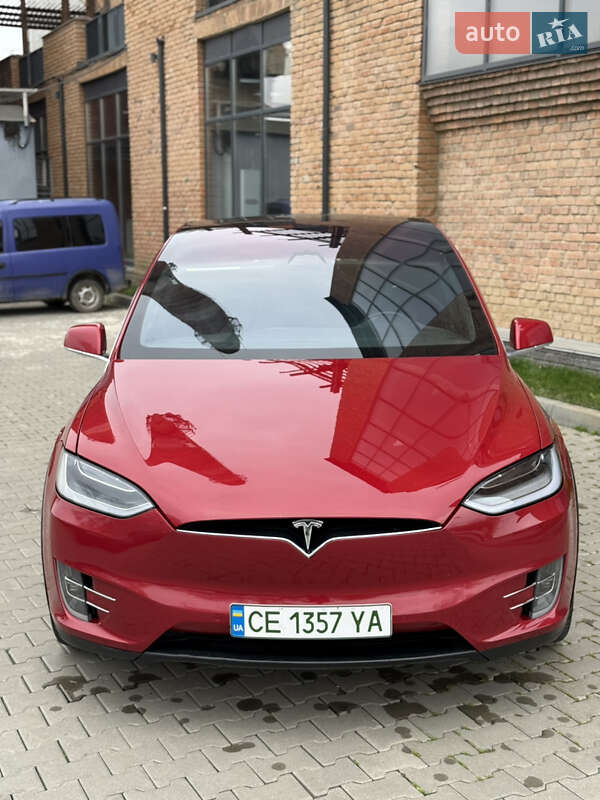 Позашляховик / Кросовер Tesla Model X 2016 в Чернівцях