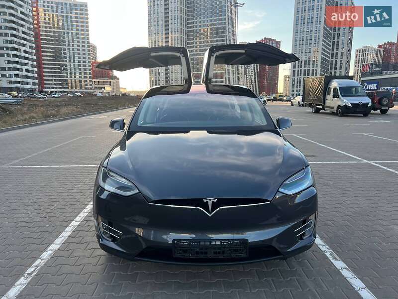 Внедорожник / Кроссовер Tesla Model X 2018 в Киеве