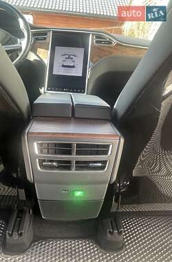 Внедорожник / Кроссовер Tesla Model X 2016 в 