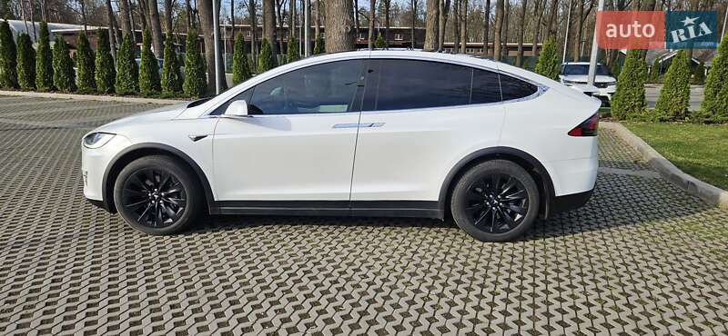 Позашляховик / Кросовер Tesla Model X 2017 в Харкові