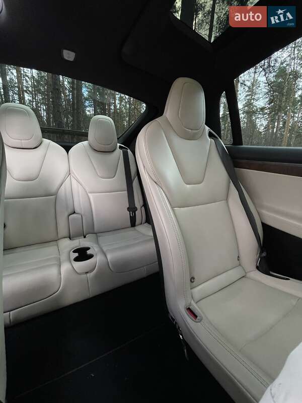 Позашляховик / Кросовер Tesla Model X 2020 в Броварах