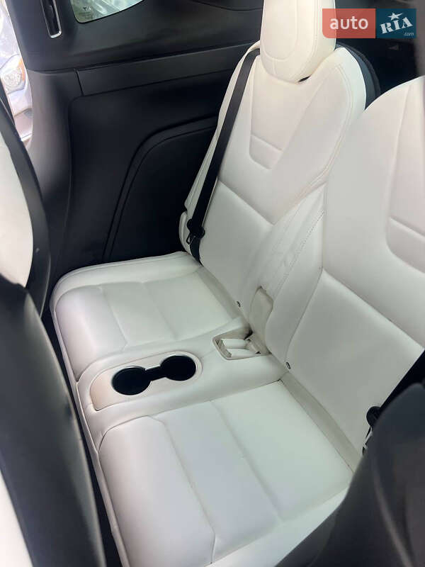 Внедорожник / Кроссовер Tesla Model X 2016 в Львове