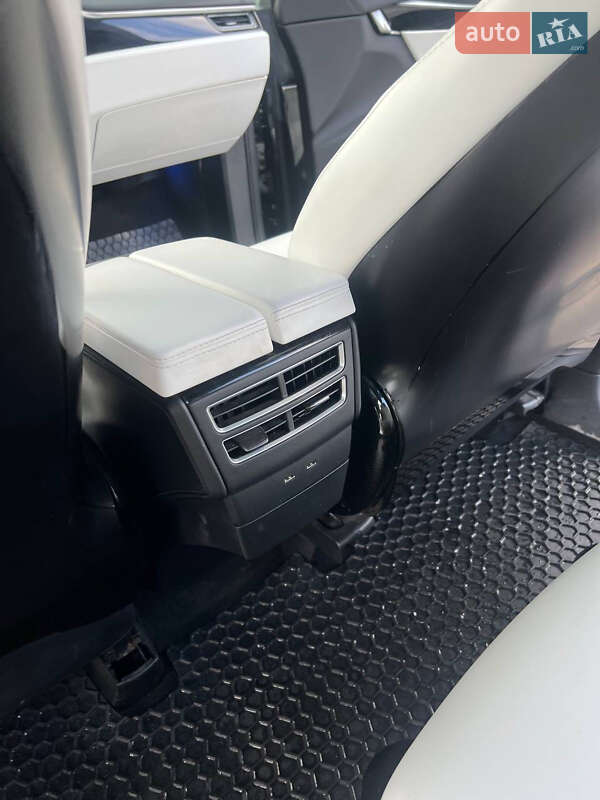 Внедорожник / Кроссовер Tesla Model X 2016 в Львове