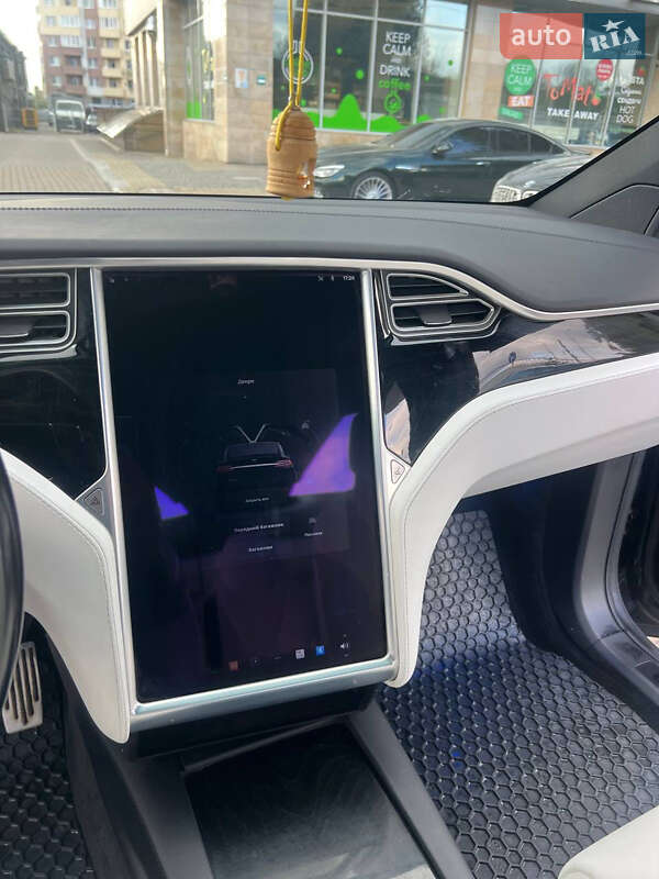 Внедорожник / Кроссовер Tesla Model X 2016 в Львове
